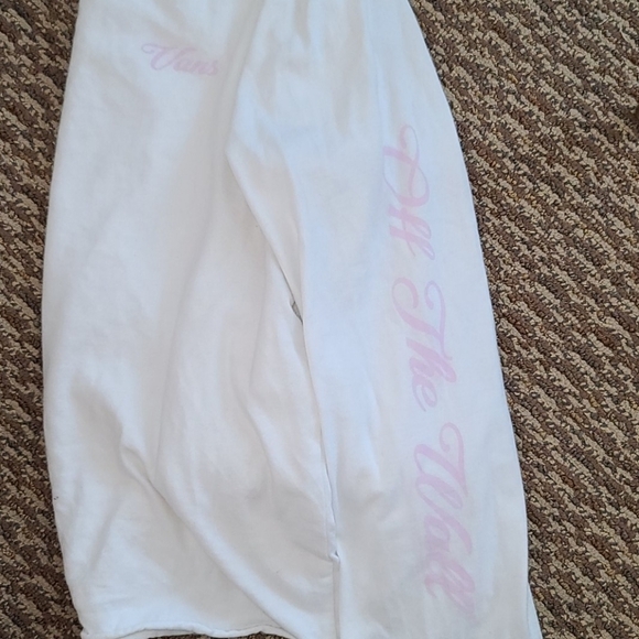 Vans OFF THE WALL Lavender White Shirt Size Large Print on Sleeve - Picture 2 of 4